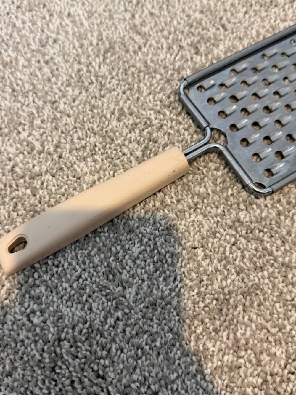 Vintage EKCO Stainless Steel Flat Grater Hand Grater Kitchen Tool Beige Handle